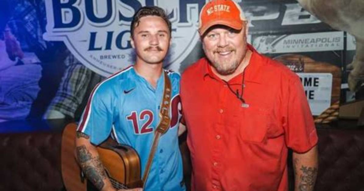 A Guide to Zach Bryan's Family: Exploring the Parents Who Shaped the Singer-Songwriter