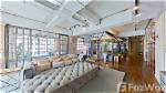 A Virtual Tour of Opulence and Style