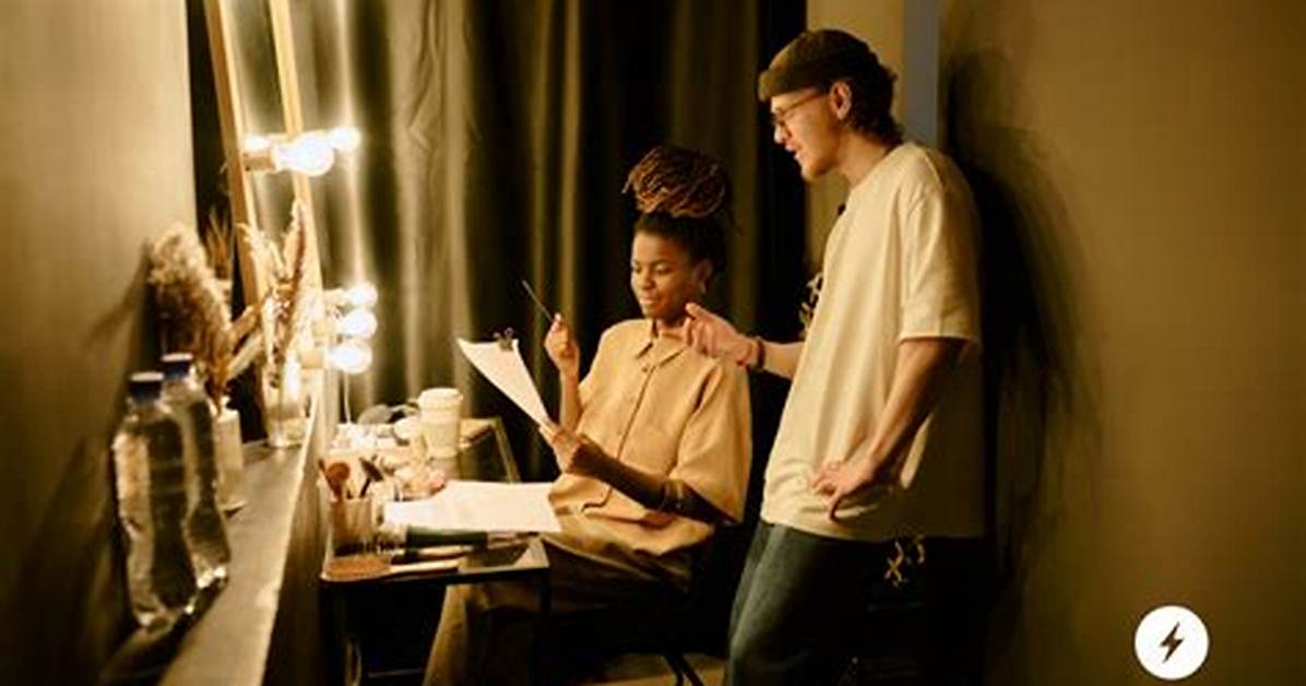 Behind the Curtain: the Dynamic Careers of Jeff Perry and Laurie Metcalf