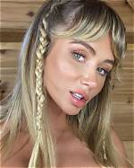 Biography of Sara Jean Underwood and Everything You Need to Know About the Model