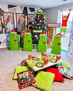 Embracing the Grinch Boudoir: a Creative Holiday Experience