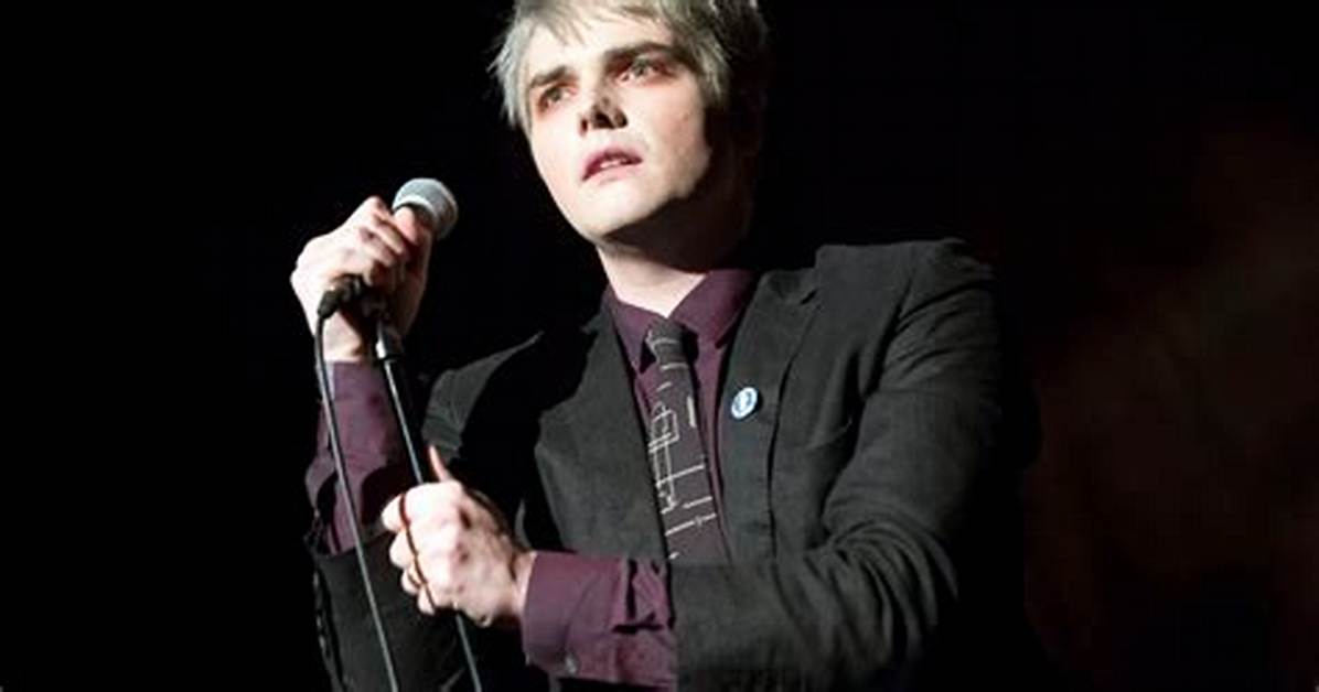 Gerard Way Net Worth 2023: What Is the My Chemical Romance Star Worth?