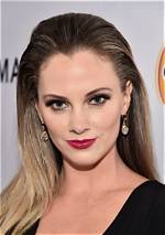 Snogblogy | Nicole Arbour Net Worth