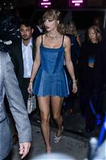 Taylor Swift Makes Waves with Stunning Outfit