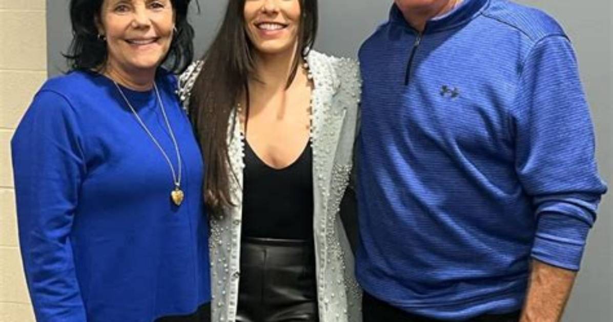 Who Are Kelsey Plum Parents? Jim Plum and Katie Plum